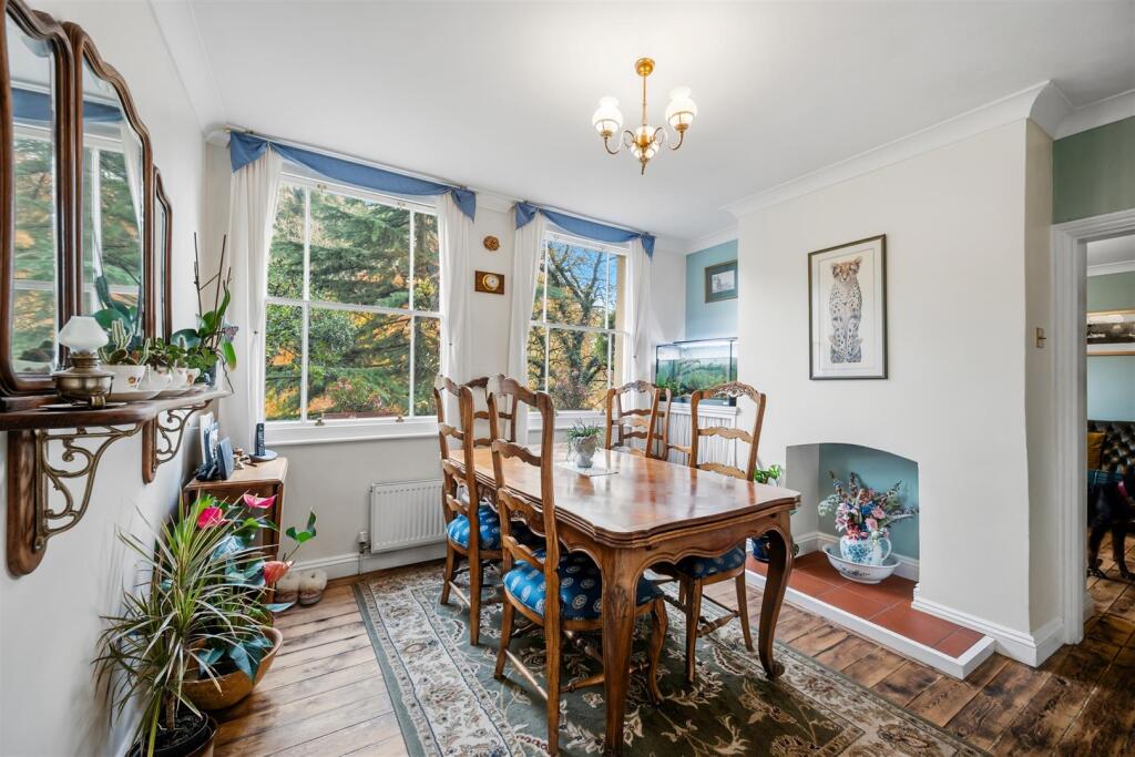 Dining Room .jpg