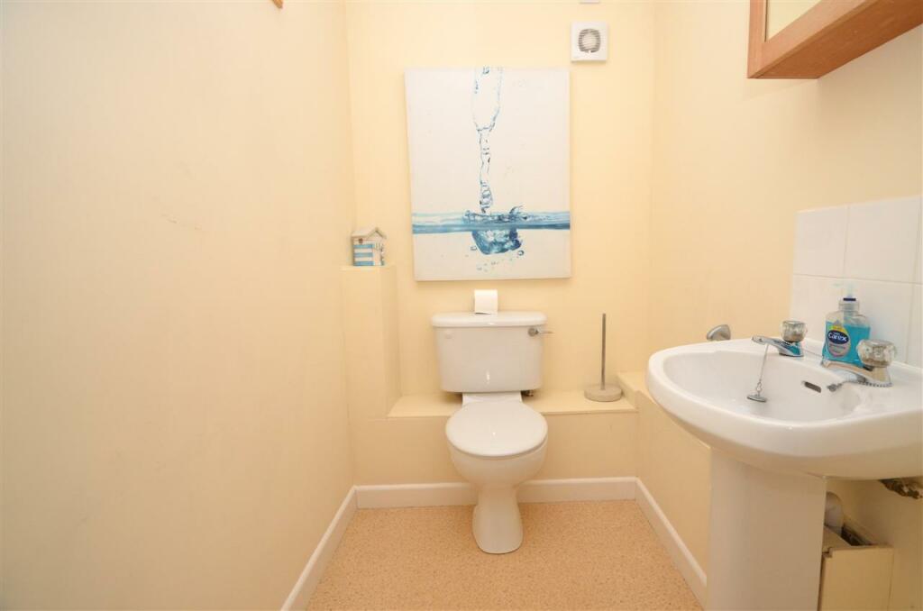 CLOAKROOM/WC