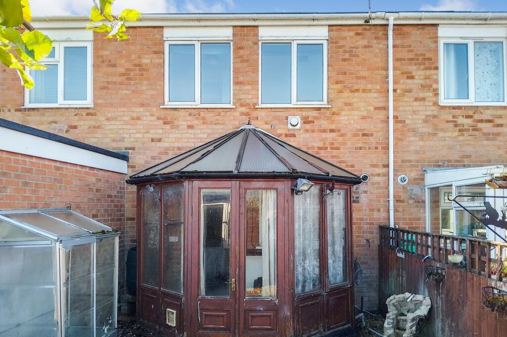 24 Conisborough, Toothill, Swindon SN5 8ES