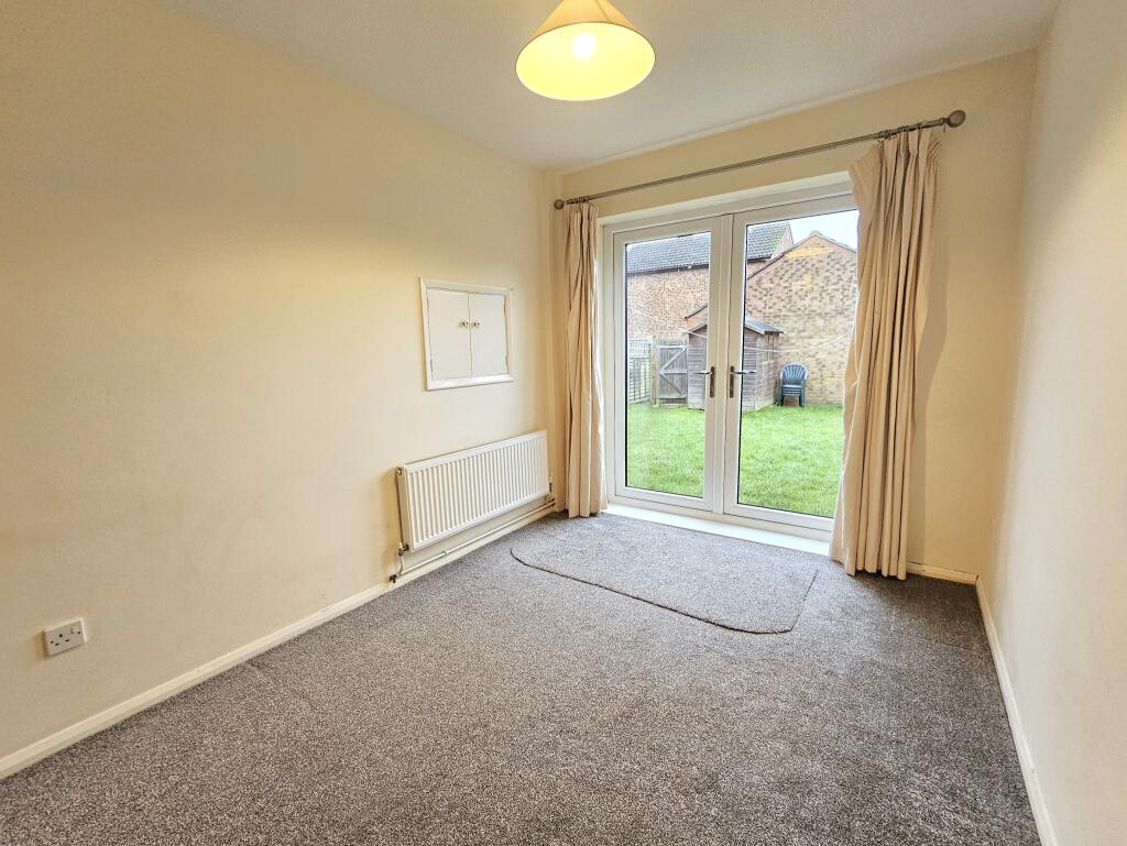 LOUNGE / DINING ROOM