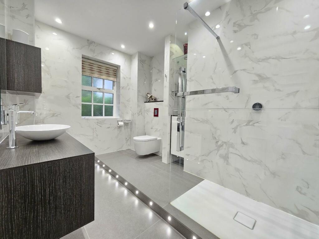 Bedroom 1 En-Suite