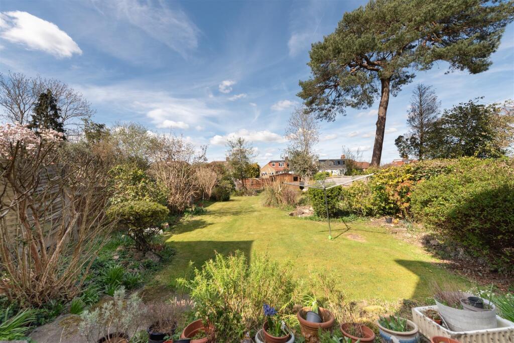 Queen Elizabrth Dr 3.jpg