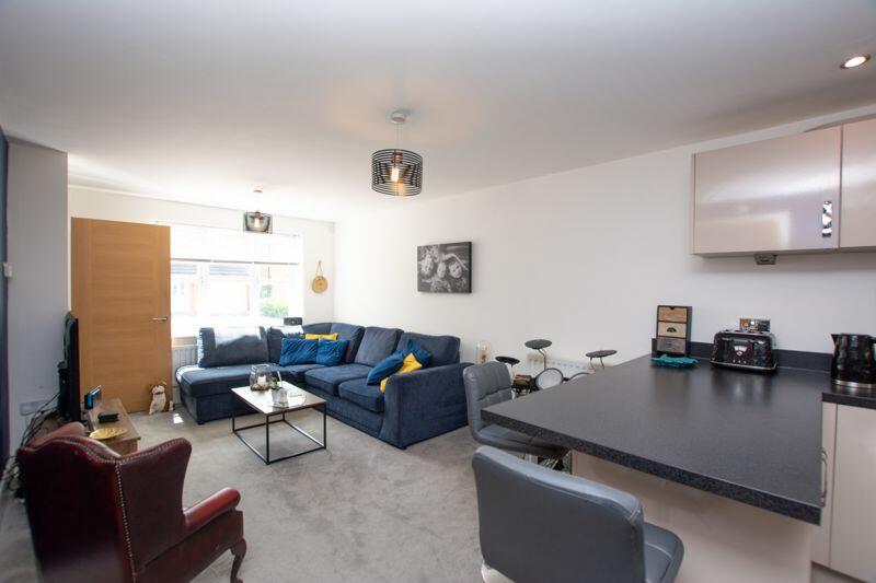 Lounge/Kitchen