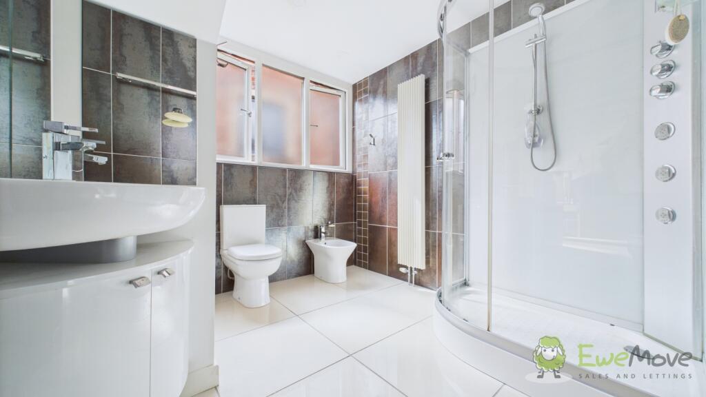 CAM03669G0-PR0022-STILL041