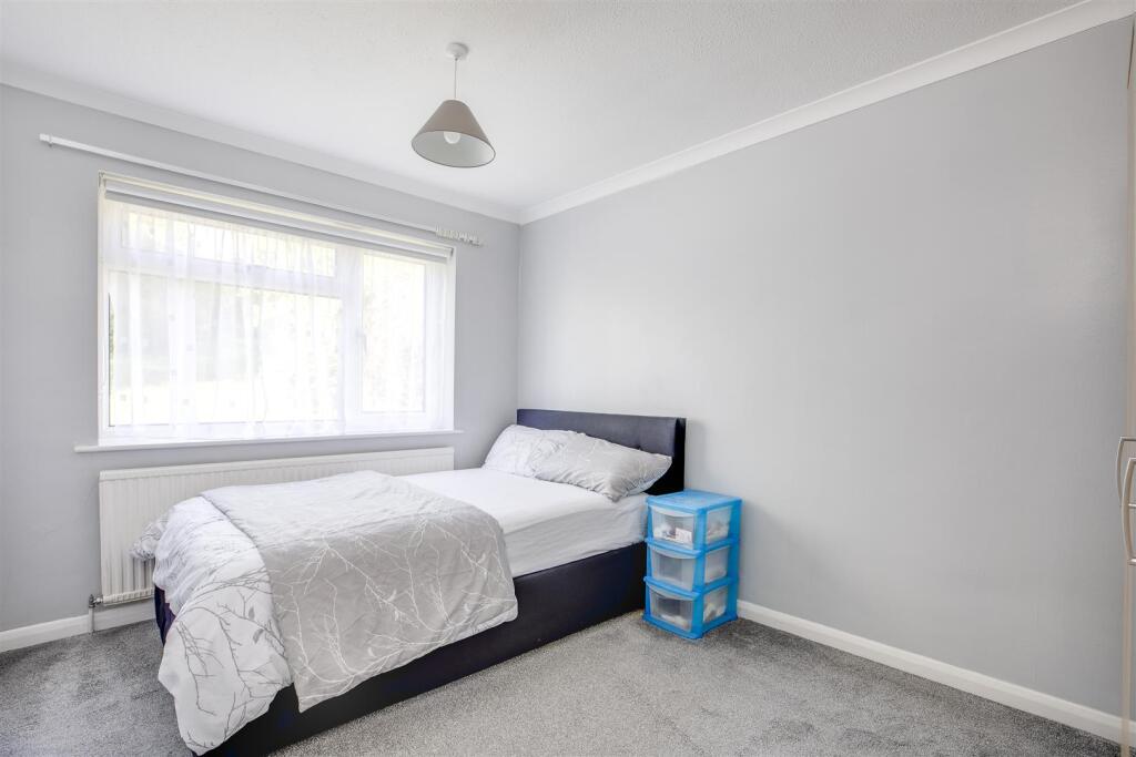24 Curlew Close, HP13 5JY-1.jpg