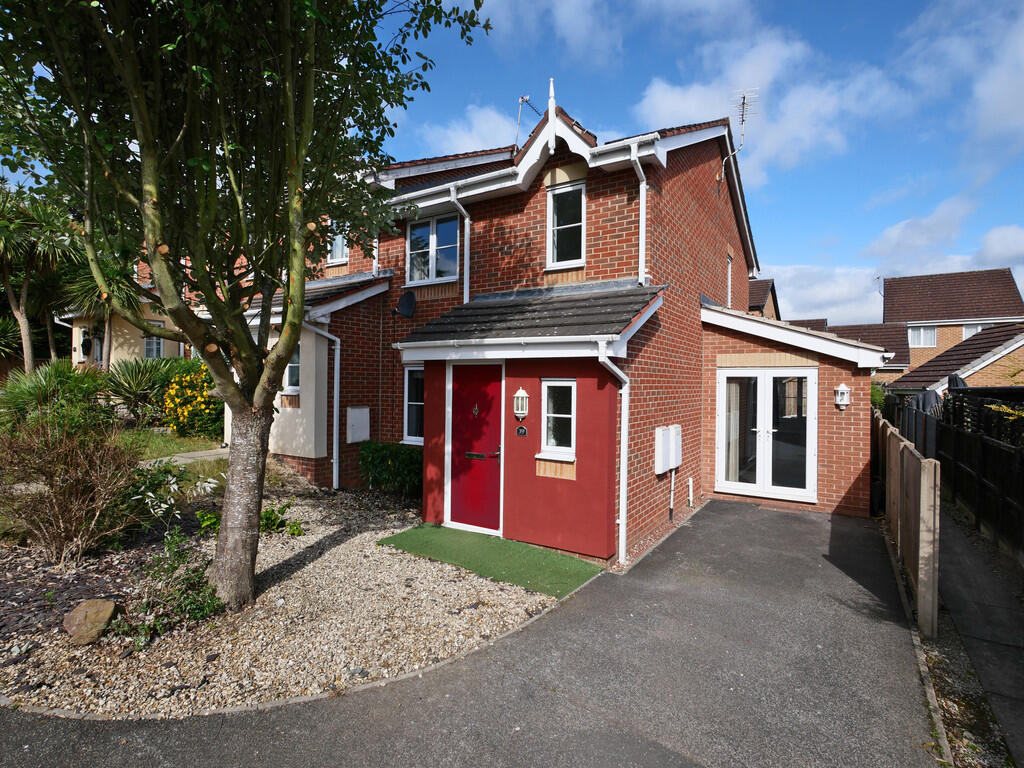 39 MOATHOUSE WAY ...