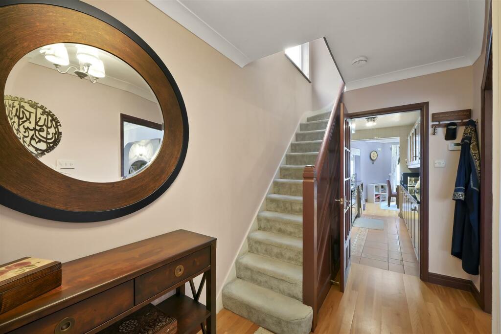 16 Danemead Grove - 6d1jjIdVCVwWHSssl63p.jpg