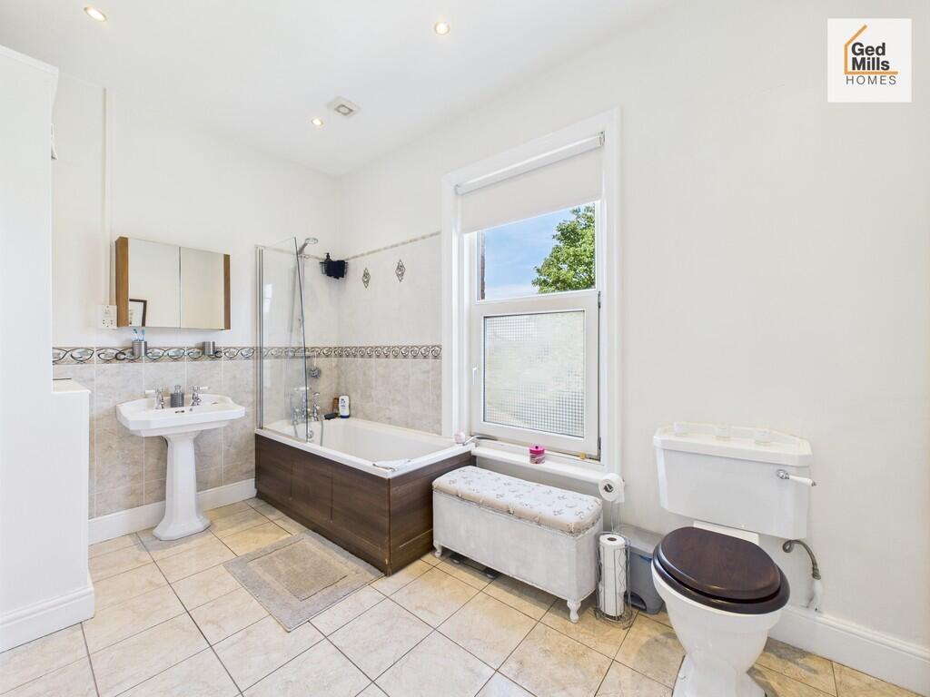 CAM04261G0-PR0064...