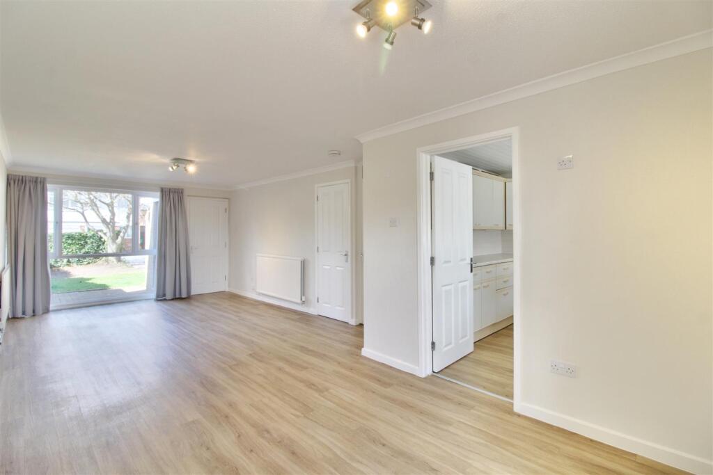 Living room / dining room