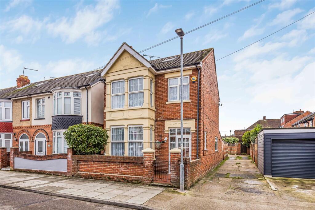 2A Wesley Grove, Copnor-Small-PorticoMarketing-Sol