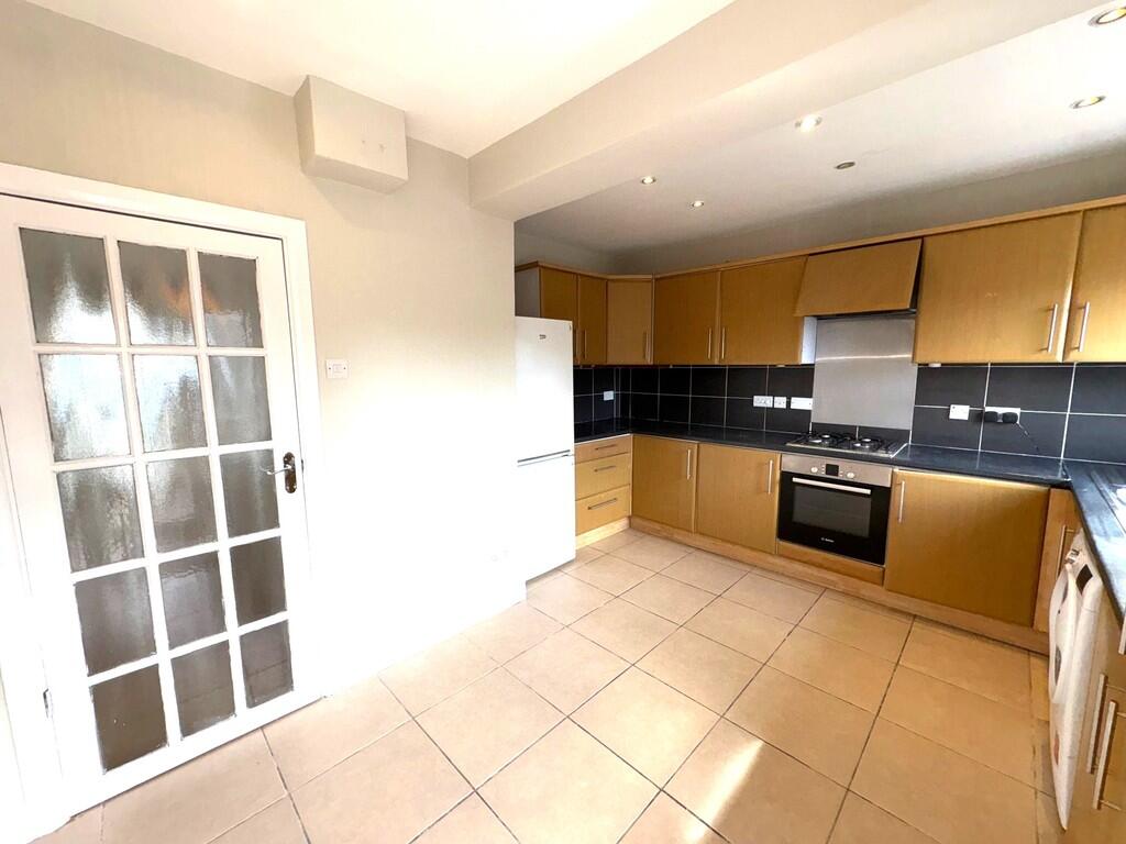 60TregennaAveKitc...