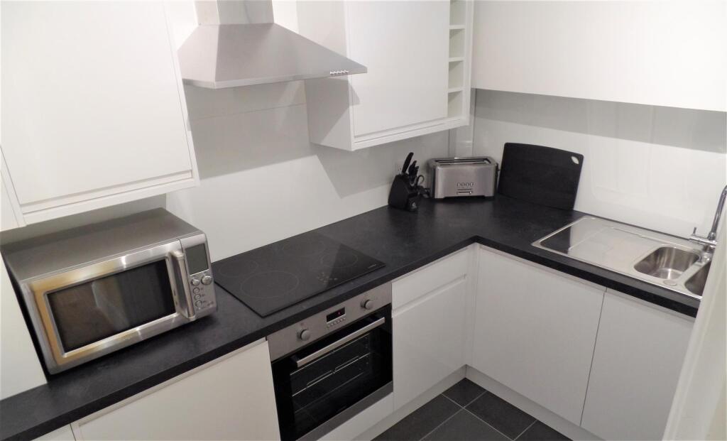 alt kitchen.jpg