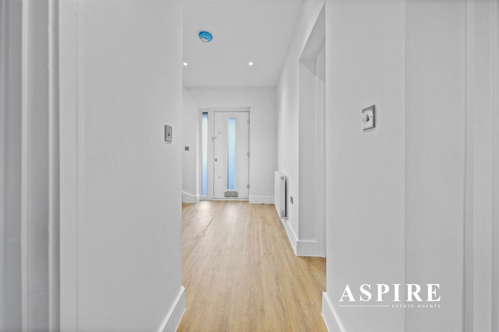 Aspire Estate Agents2.jpg