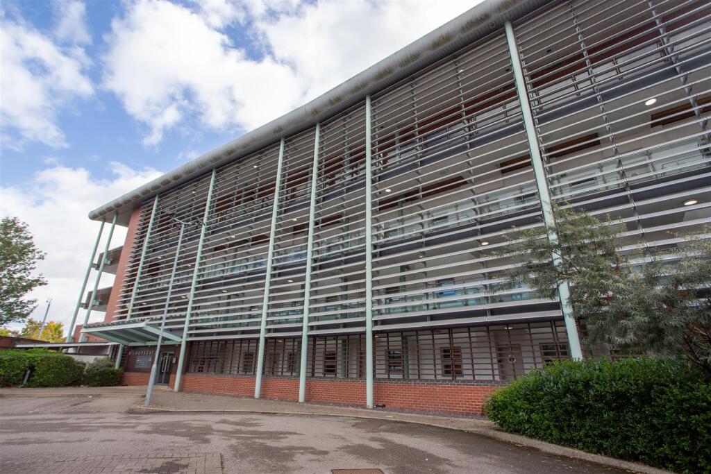 Car Park &amp; Approach