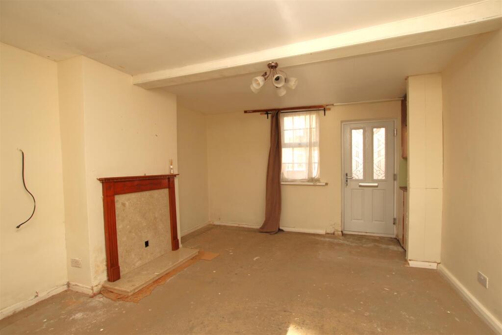 Living Room.JPG