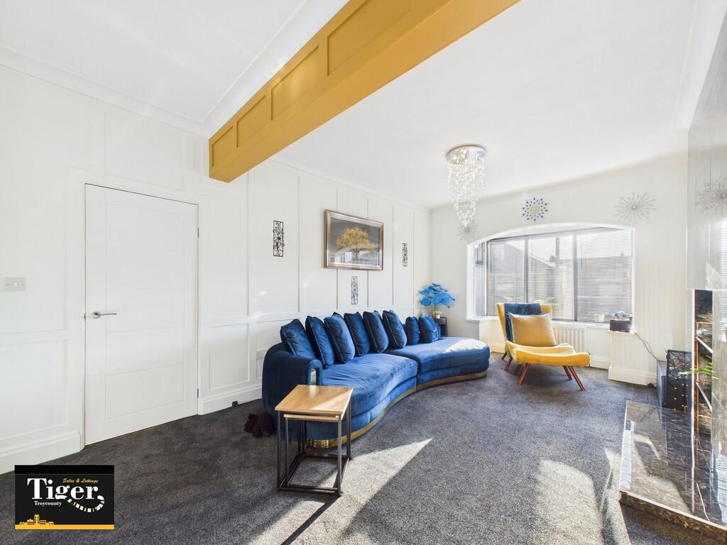 CAM02176G0-PR0514...