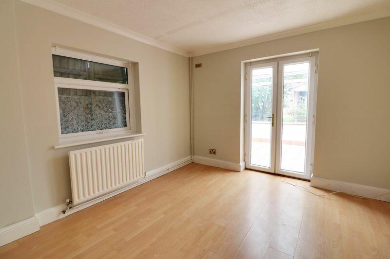 Dining room/Bedroom 4