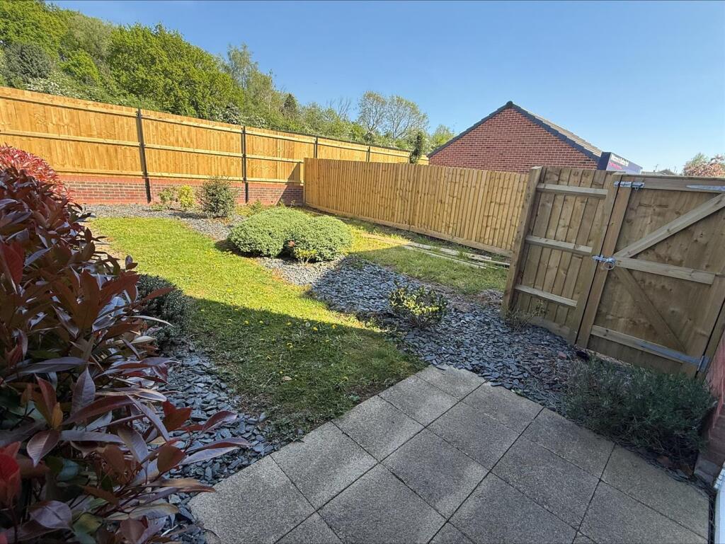 8 westfield garden2.jpeg