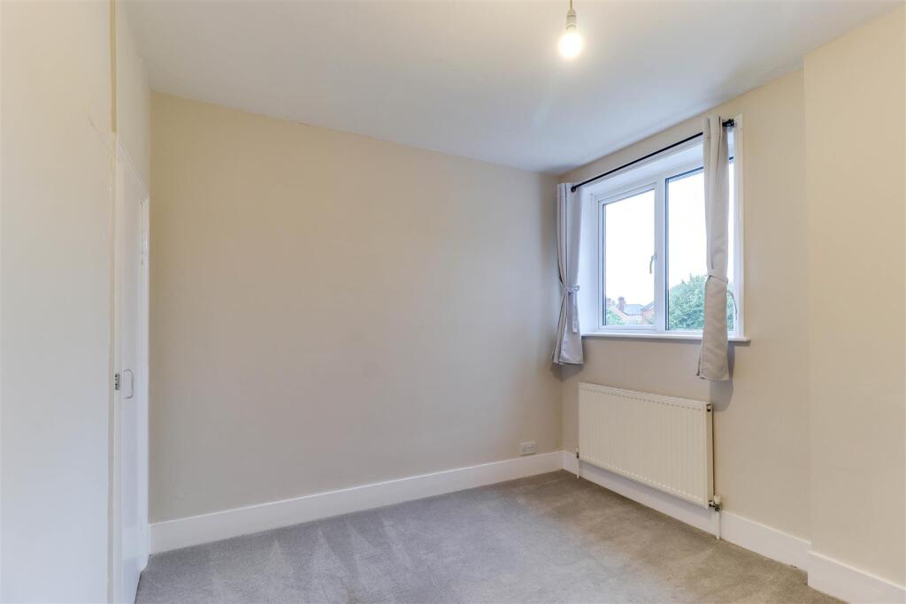 32. Bedroom 2.1.jpg