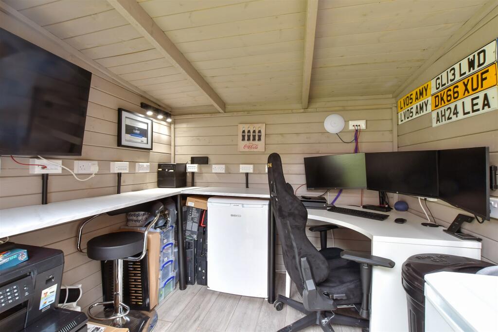 Workshop/Outbuildings