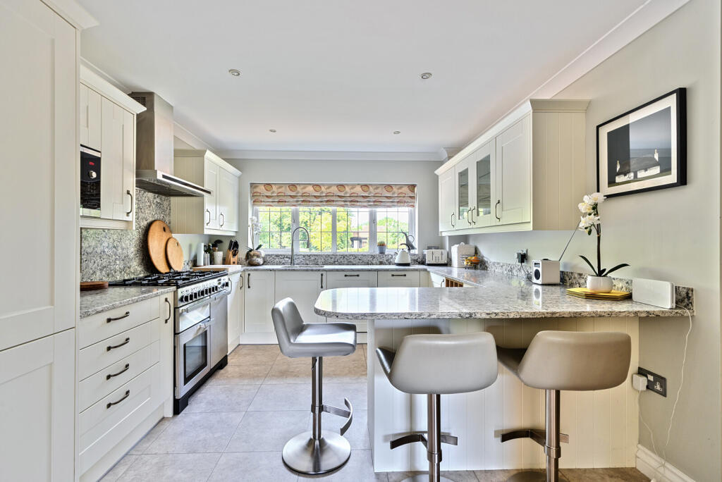 1290281-9-683d874...