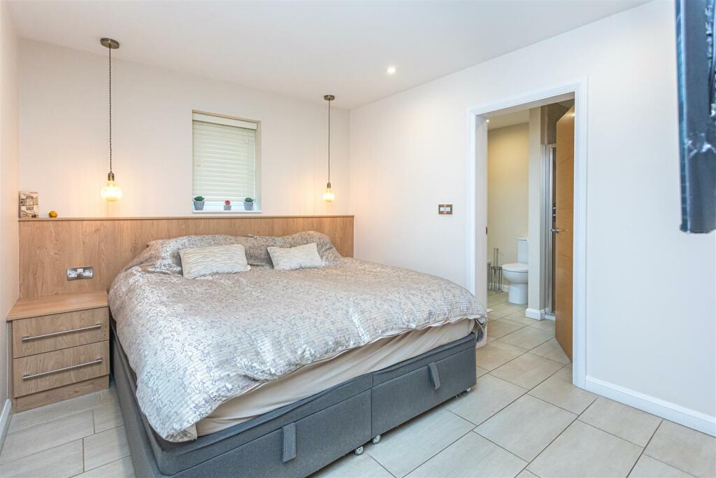 30a Lodge Mill Lane-8.jpg