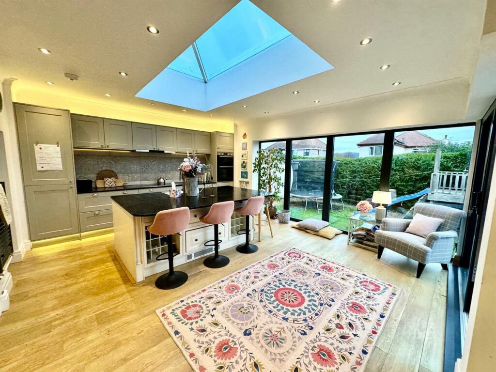 PHOTO-2024-11-03-21-01-29 (28).jpg