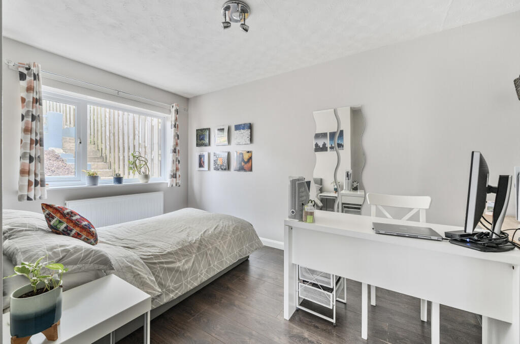 1315785-12-685ebe...