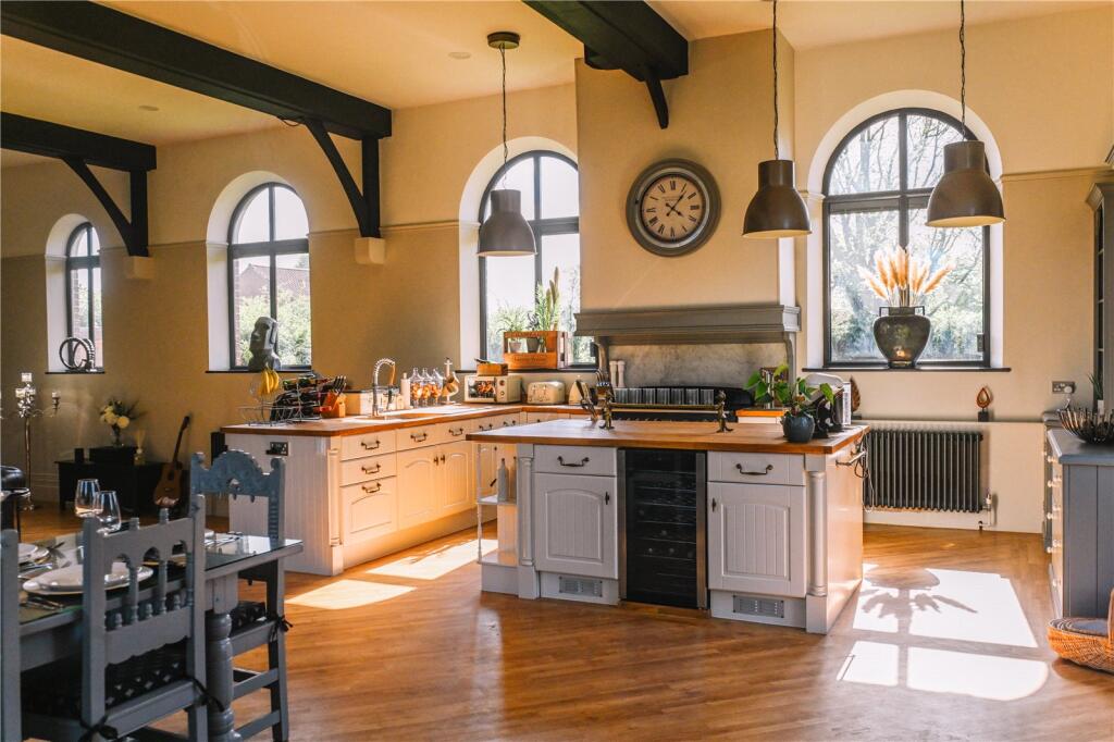 Kitchen/Living Area