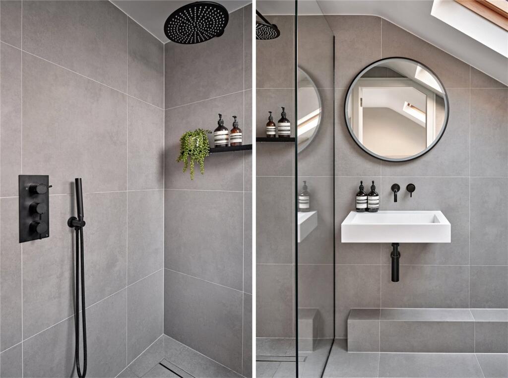 Bedroom Two En Suite