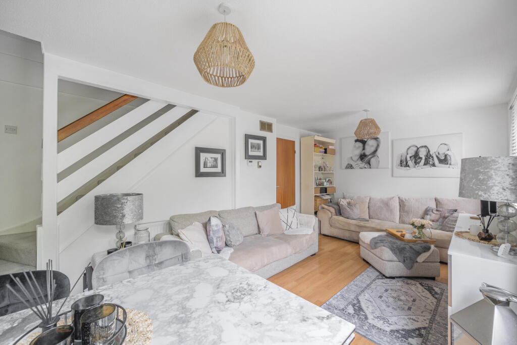 1298286-7-68358f0...