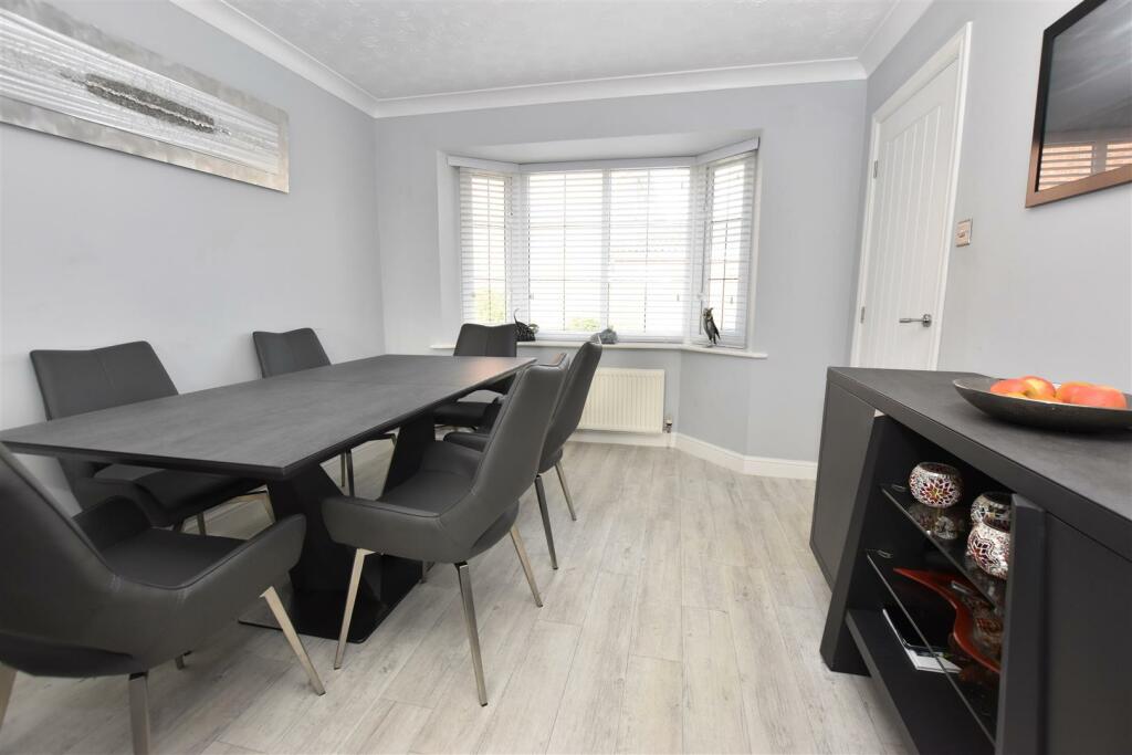 Dining Area.JPG