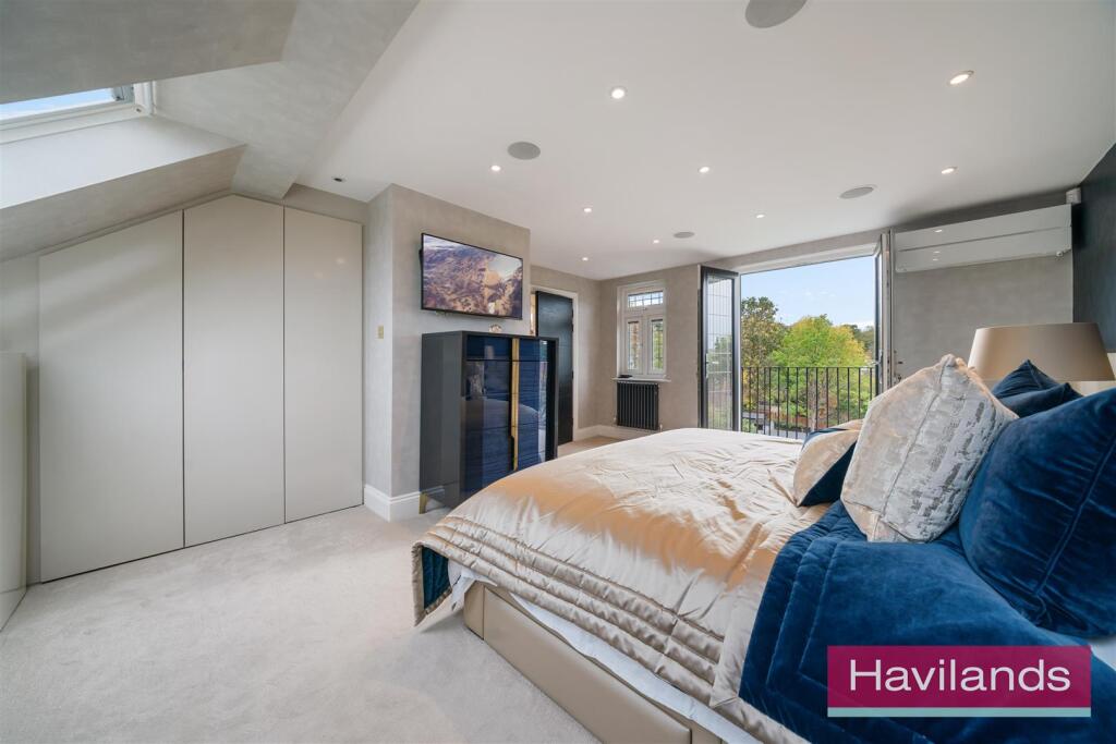 Broadfields Avenue-1.jpg