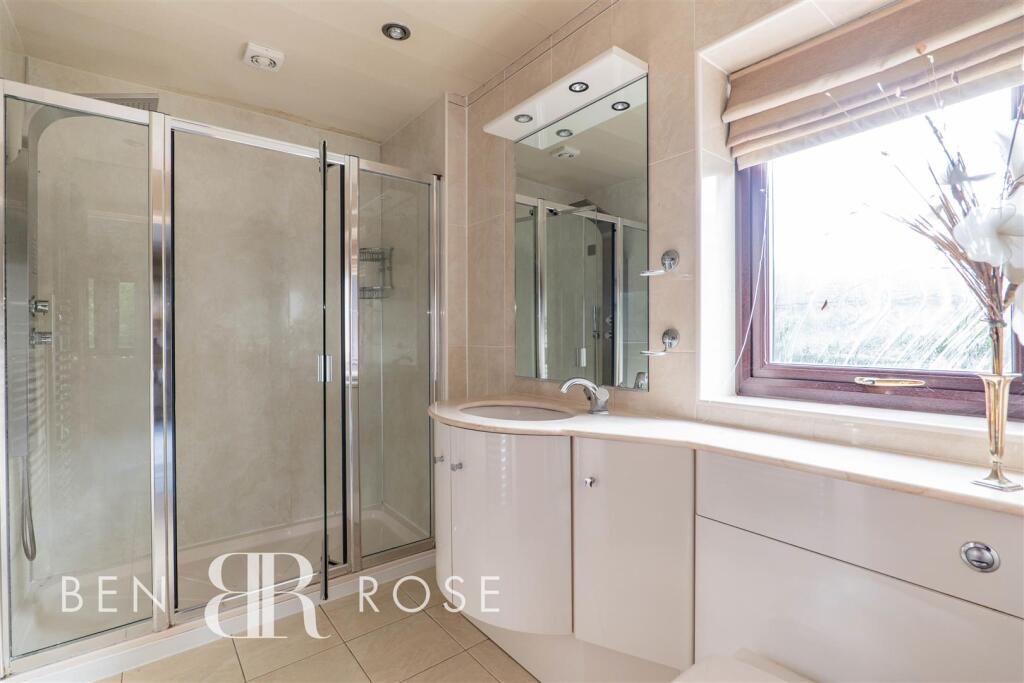 Master Ensuite