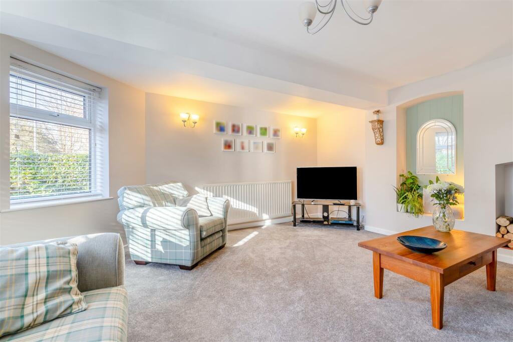 8584070-interior11.jpg
