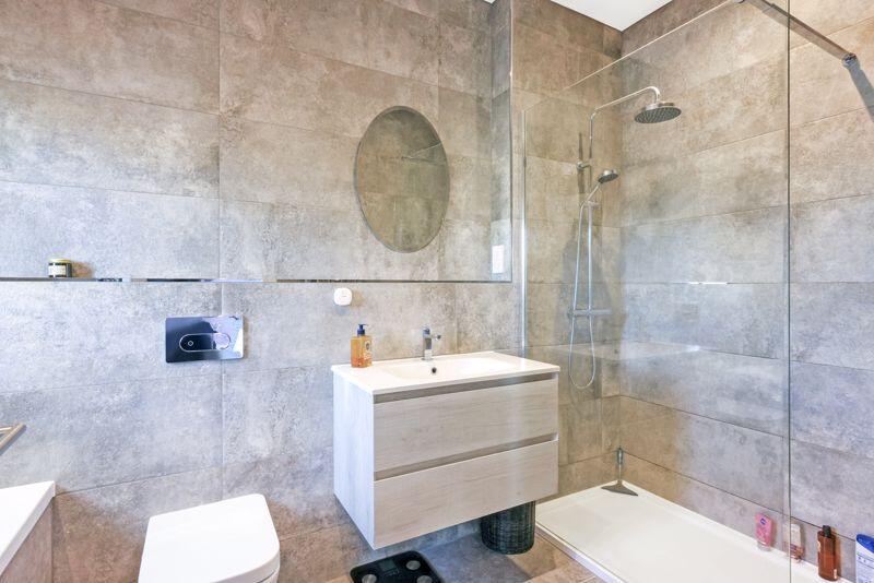 Master ensuite shower