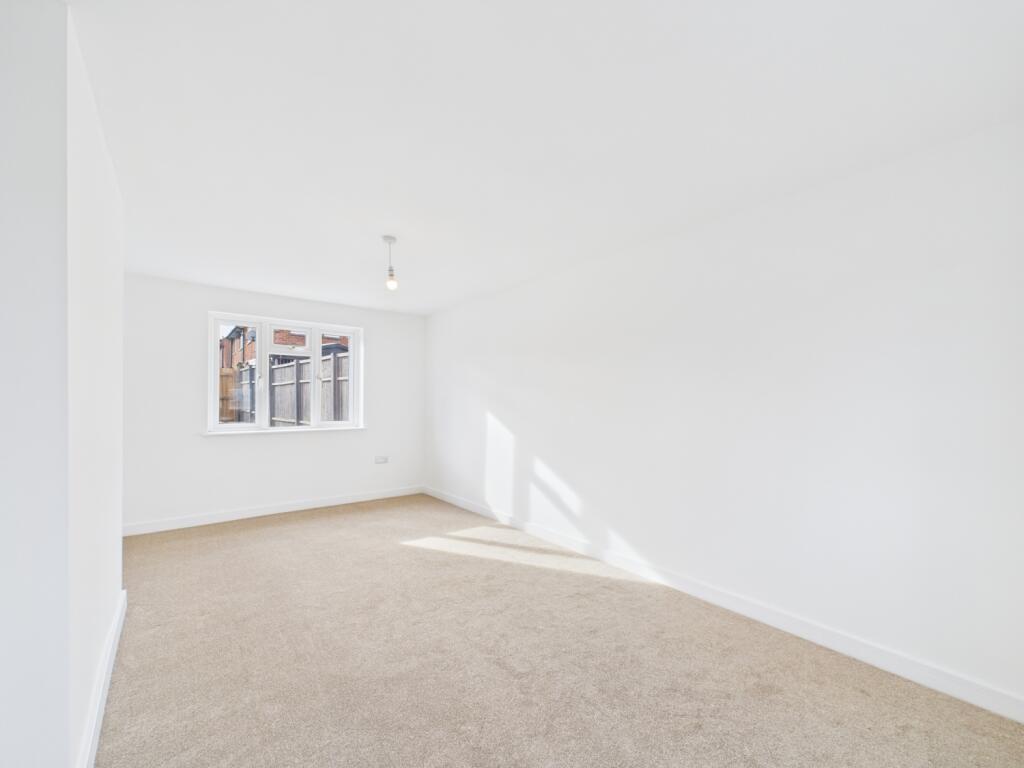 CAM01740G0-PR0458-STILL012