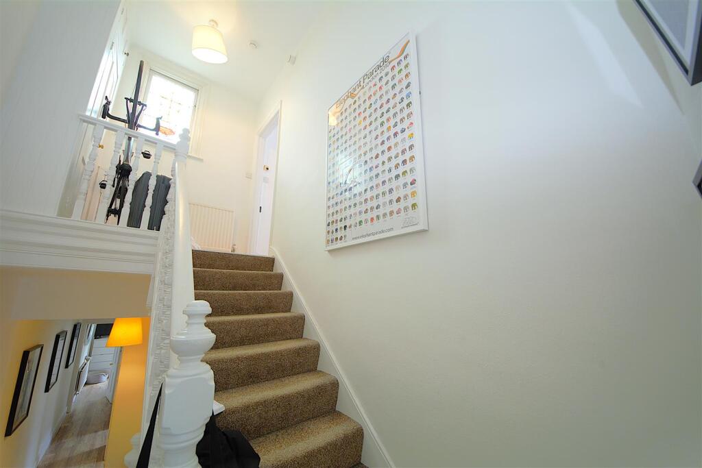 Hallway 1.jpg