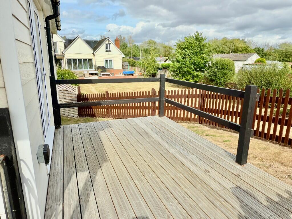 Side Decked Area
