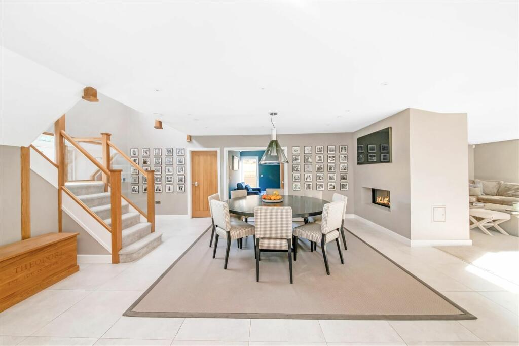 OPEN PLAN LIVING DINING KITCHEN