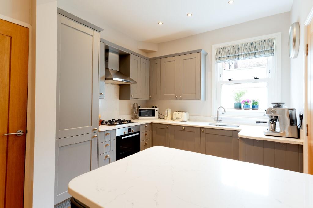 LOUNGE, KITCHEN AND DINER