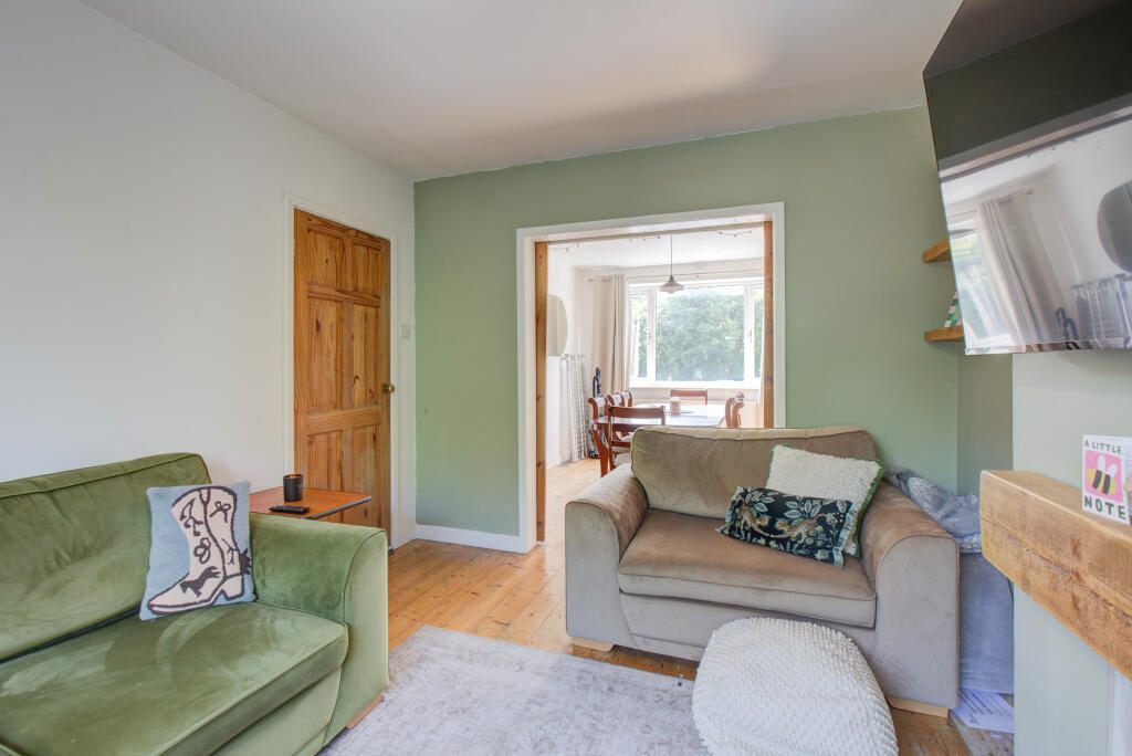 Lounge Through Diner