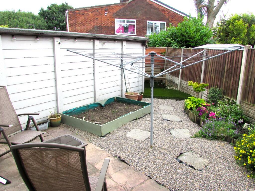 CambridgeRd73gdn.JPG