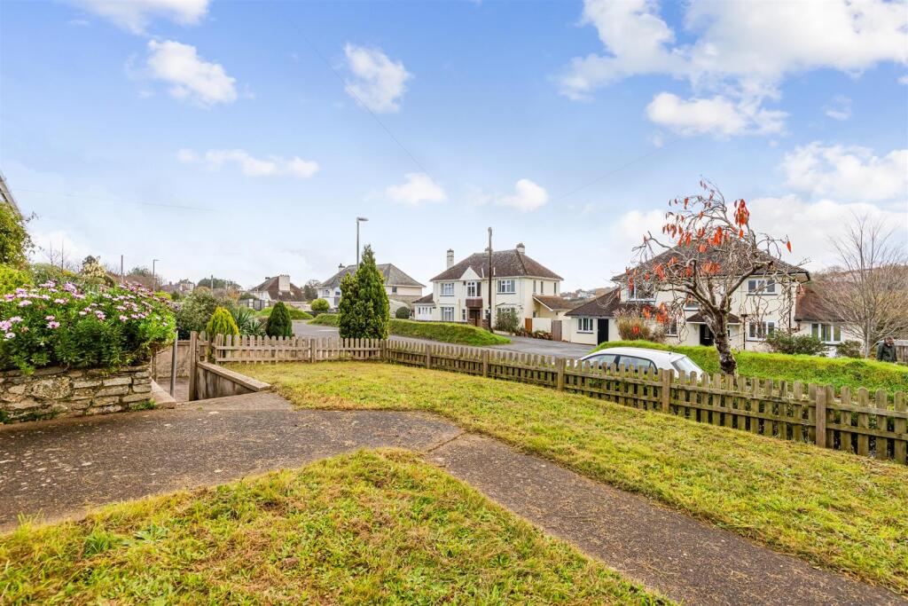 A04 - Red Tor, Seaway Lane Torquay - 251113.jpg