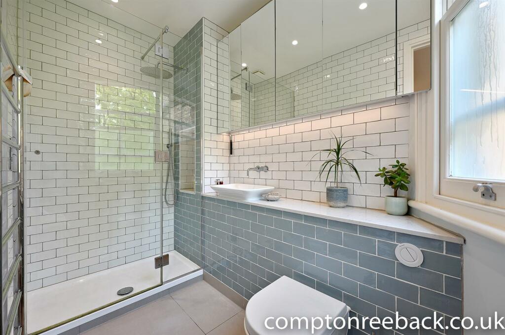 CR - 79 Morshead Mansions - Ensuite1 (1).jpg