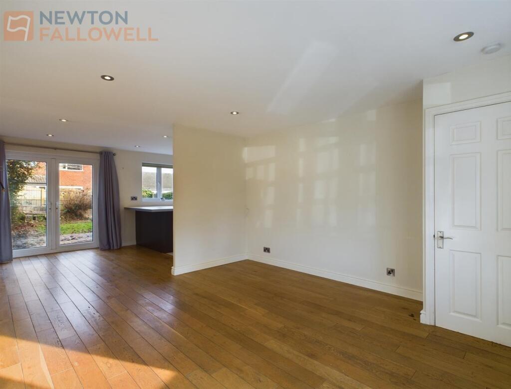 Lounge dining room b.jpg