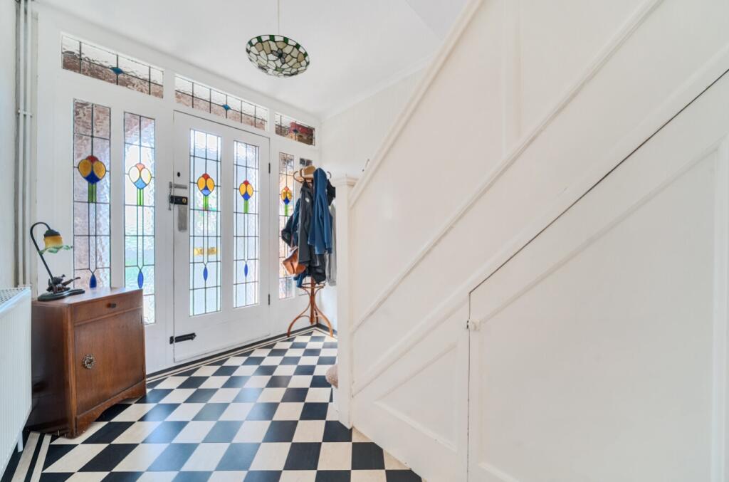 1356217-3-68c9efe012835-ARW-1