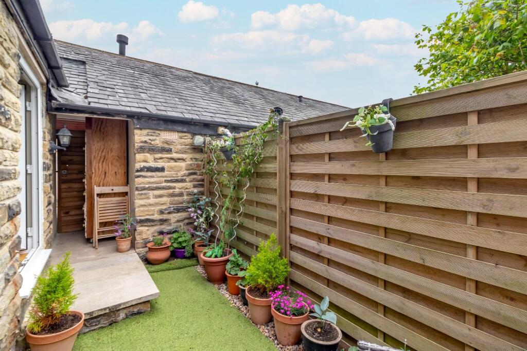 Exterior - 8 - Copy - Copy.jpg