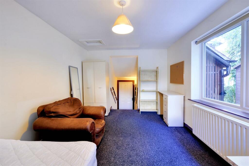 Bedroom 3_2.jpeg