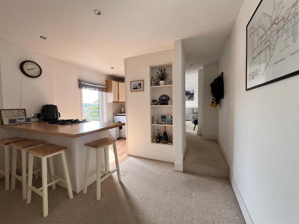 Kitchen: